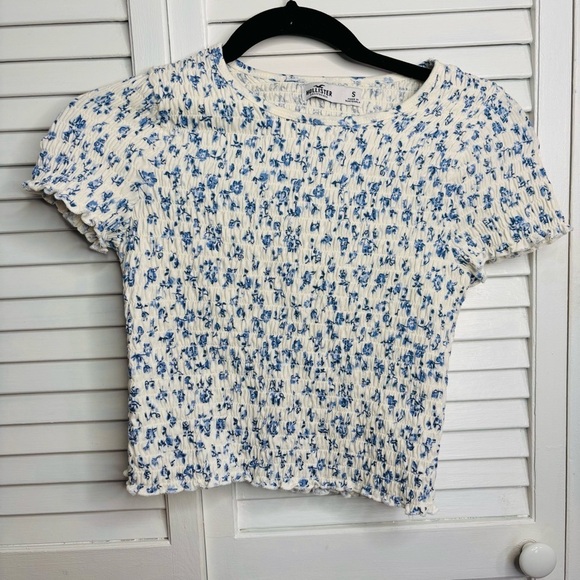 Hollister Tops - HOLLISTER CALIFORNIA Blue Floral Smocked Top Size Small